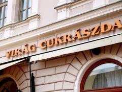 Szeged, Virág cukrászda, emléktábla, Klauzál tér, Virágh család