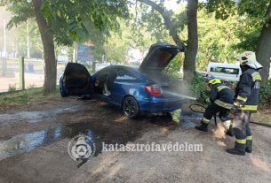 kigyulladt autó Debrecenben
