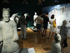 Szeged, Móra Ferenc Múzeum, ókori Kína-kiállítás, 25 ezredik látogató, Fogas Ottó, kiállítás, kultura, múzeum, turizmus, látnivaló