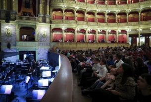 Nyolcszáz hátrányos helyzetű gyerek láthatta A diótörőt az Operában